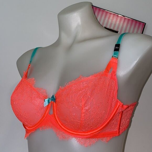 NEW VICTORIA SECRET UNLINED BRA - Picture 3 of 3